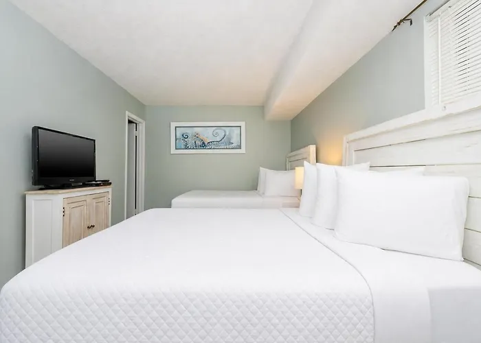 Apartment Island Winds East 107 *